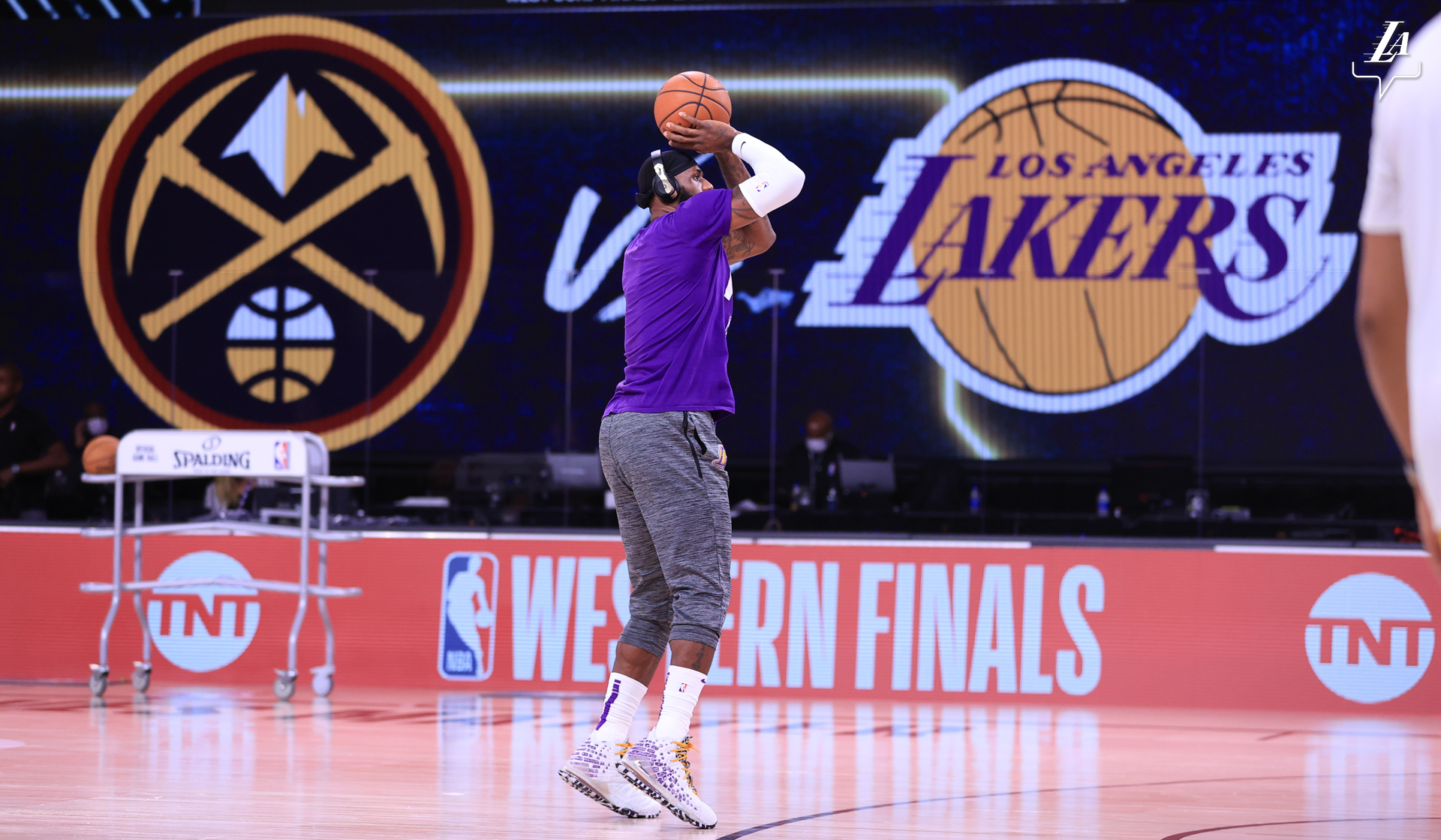 九游正版入口-拜仁带队取胜！，詹姆斯重要时刻出色防守引发球迷热议(拜仁vs勒沃库森视频直播)